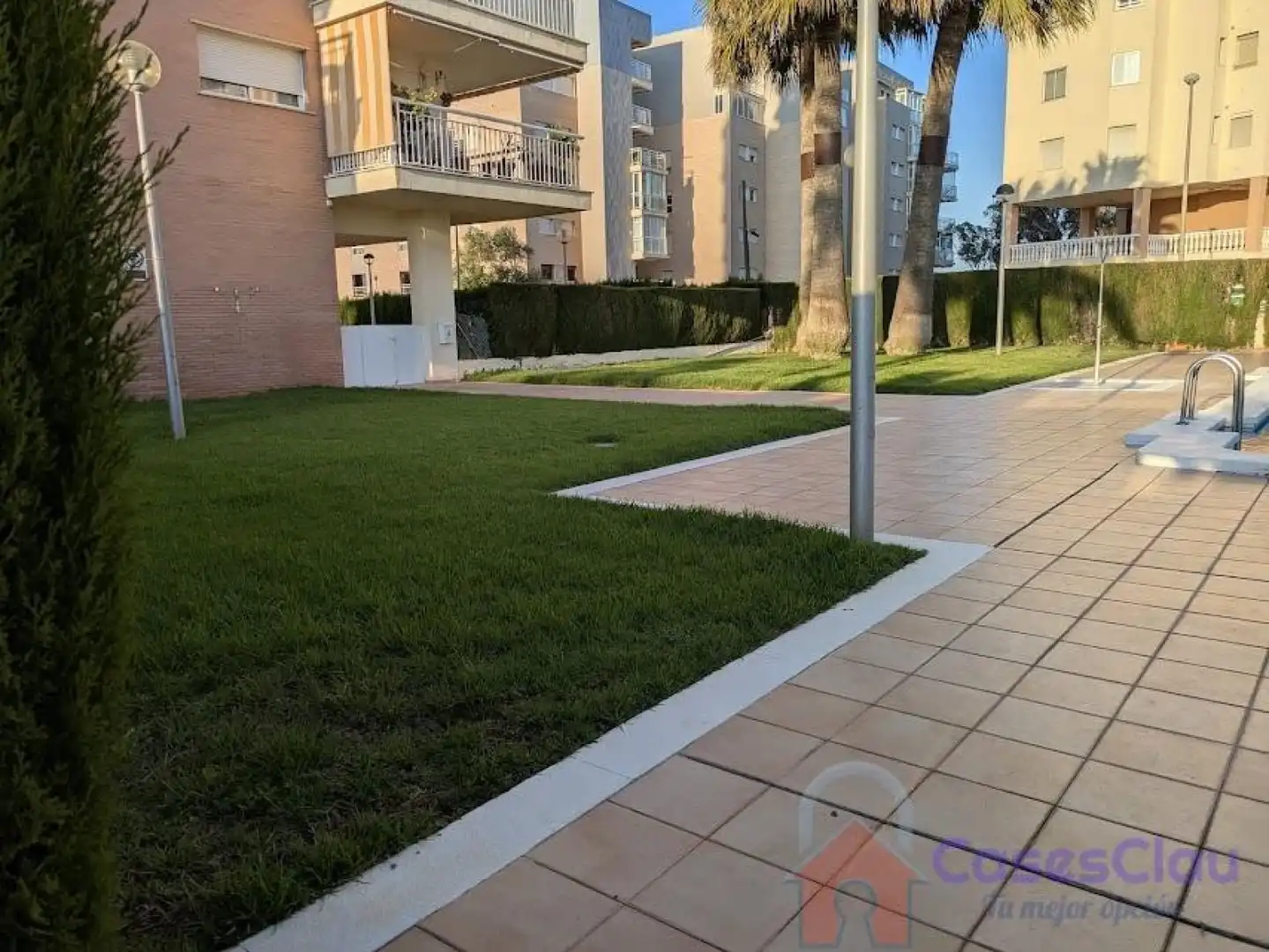 Jardín de Piso en venta en Benicasim / Benicàssim con Piscina comunitaria