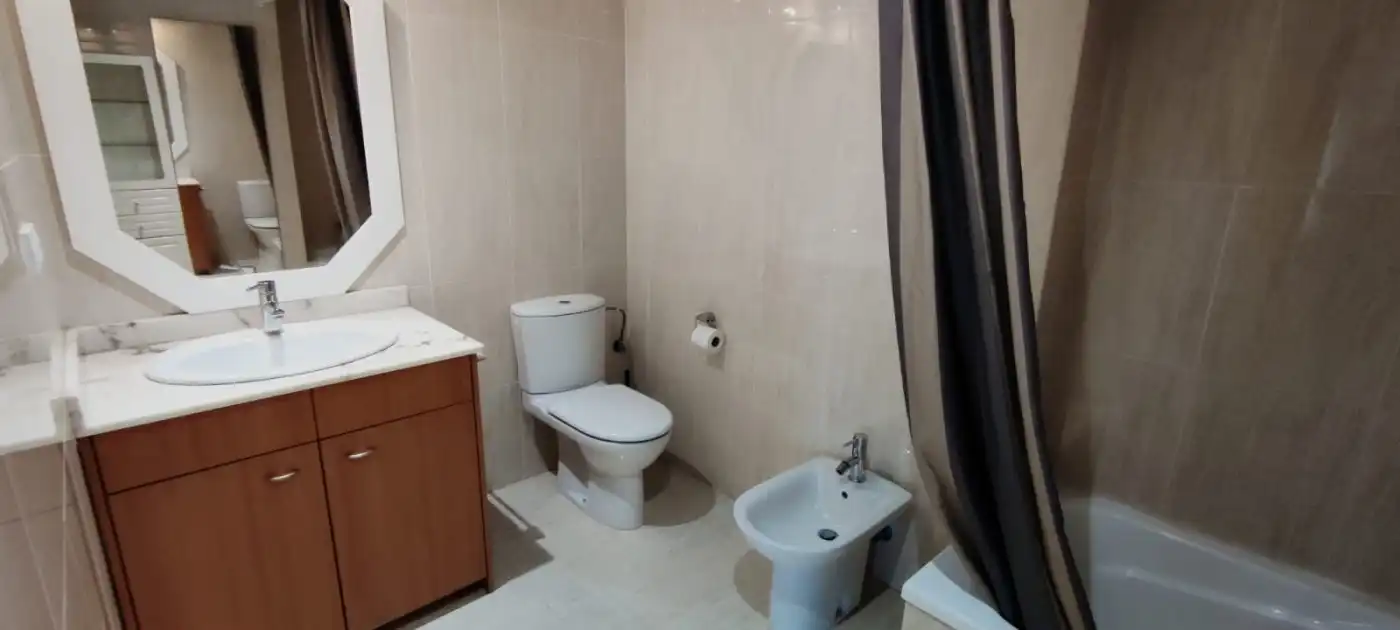 Bany de Pis de lloguer en Valencia amb Aire condicionat, Parquet i Terrassa