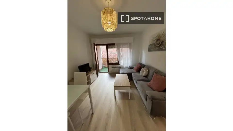 Exterior view of Flat for share in Segovia  with Air Conditioner, Heating and Furnished