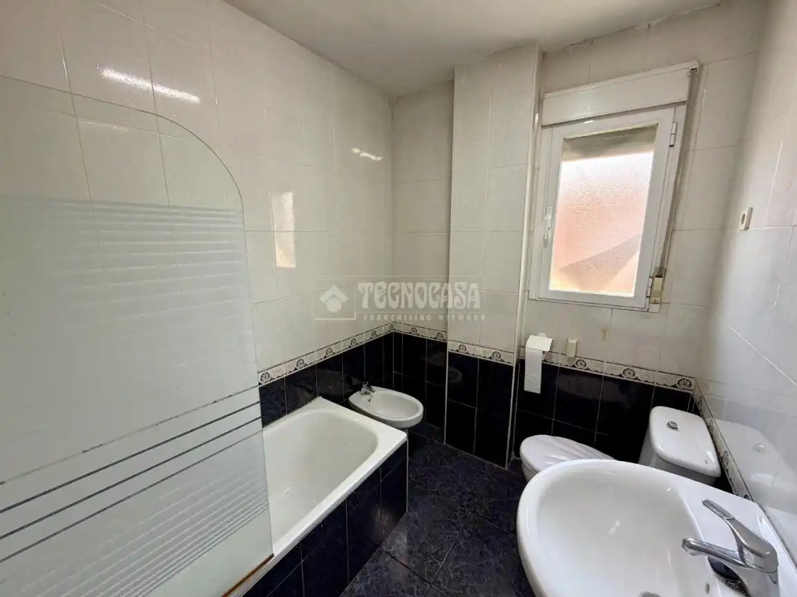 Bathroom of Detached homes for sale in Azuqueca de Henares