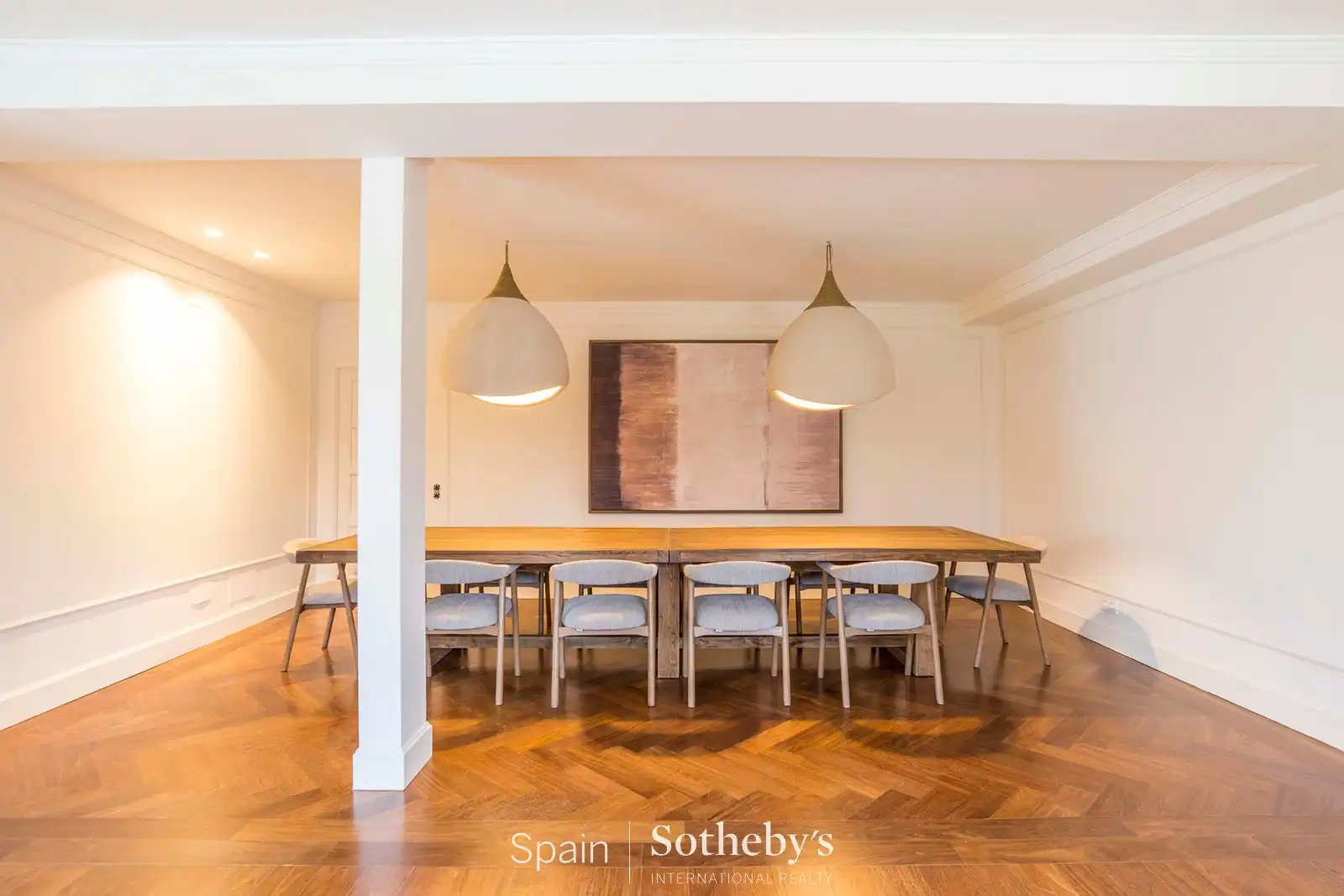 Menjador de Casa o xalet de lloguer en Madrid amb Aire condicionat, Calefacció i Jardí privat