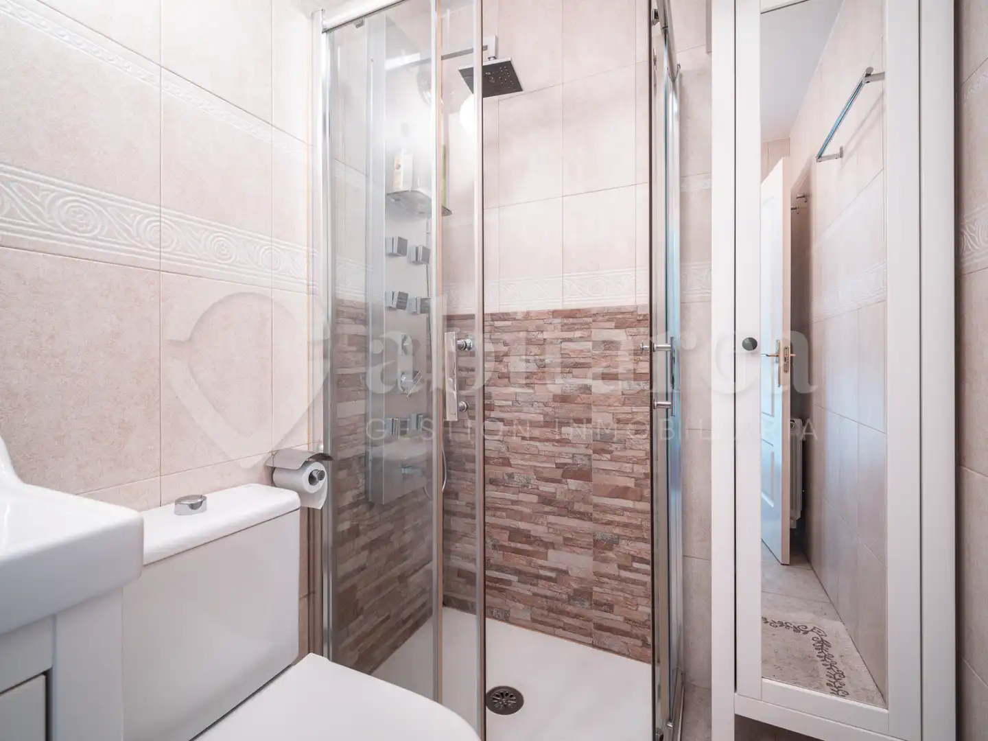 Badezimmer von Maisonette zum Verkauf in Santander mit Heizung, Parkett und Abstellraum