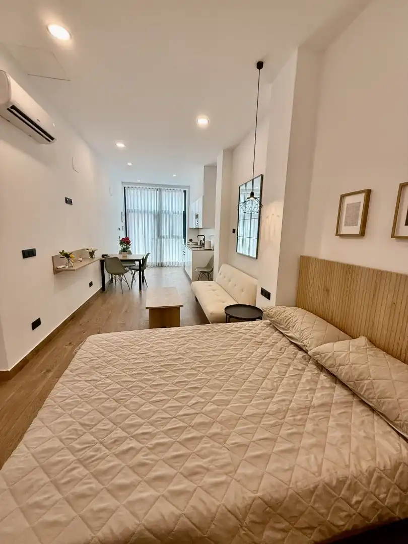 Habitación de Estudio en venta en Valencia con Aire acondicionado, Terraza y Amueblado
