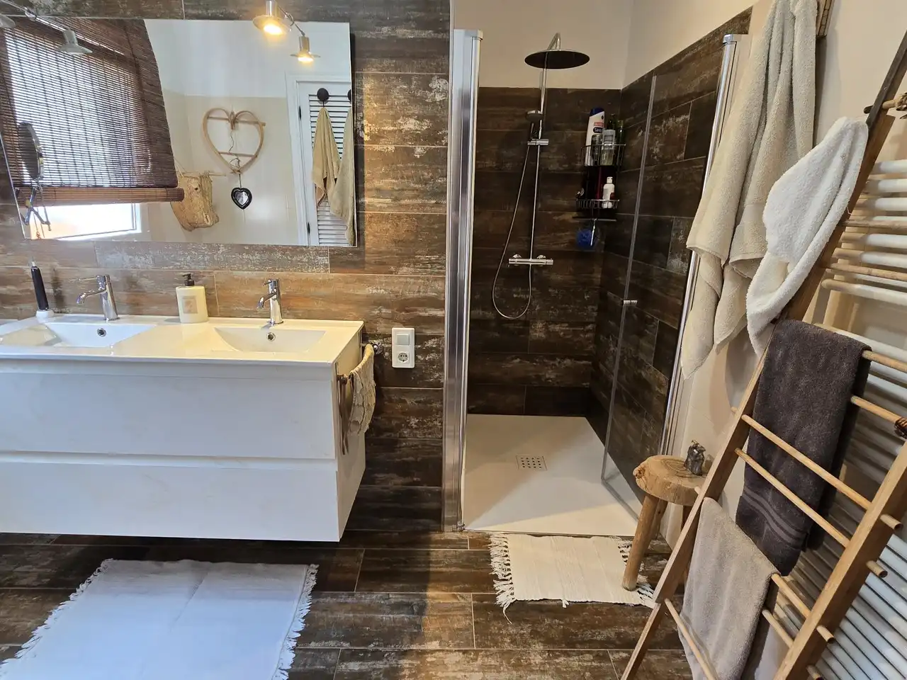 Bany de Casa o xalet en venda en Canillas de Aceituno amb Aire condicionat, Terrassa i Piscina