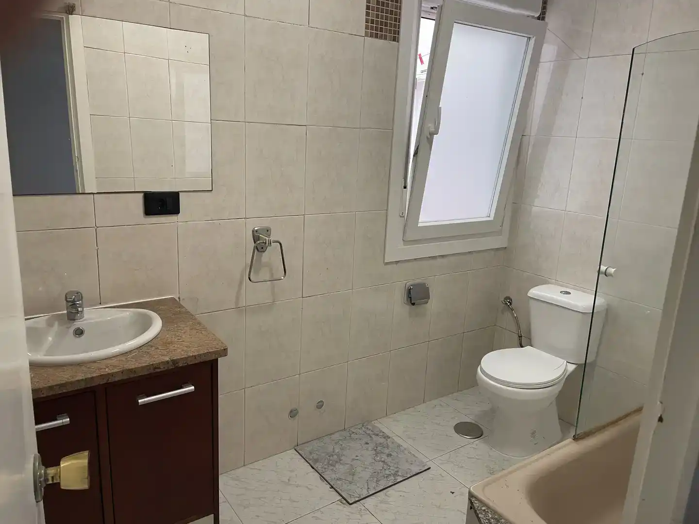Bathroom of Flat for rent in Arteixo  with Parquet flooring and Furnished