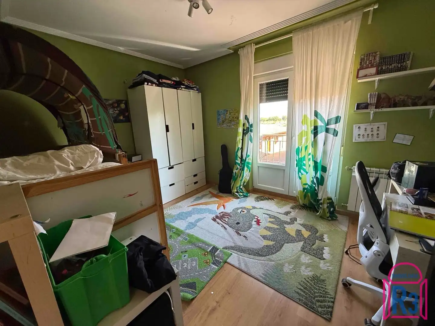 Habitación de Casa adosada en venta en Onzonilla con Calefacción