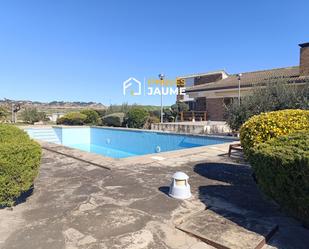 Swimming pool of House or chalet for sale in  Lleida Capital  with Air Conditioner, Heating and Terrace