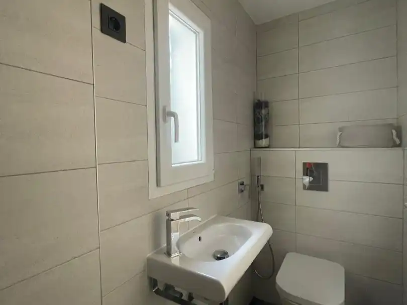 Bany de Casa o xalet en venda en Albolote amb Aire condicionat, Terrassa i Piscina