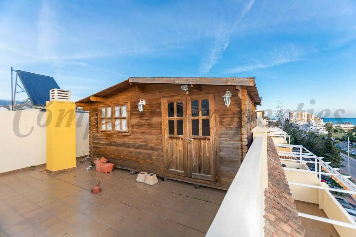 Vista exterior de Àtic en venda en Vélez-Málaga amb Aire condicionat, Terrassa i Traster