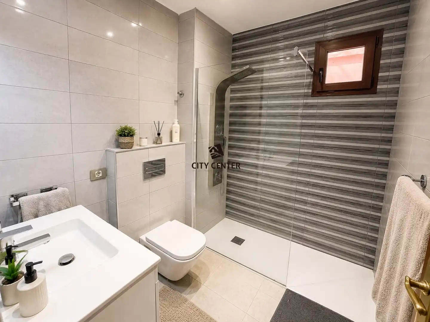 Bany de Pis en venda en Arona amb Terrassa, Moblat i Piscina comunitària