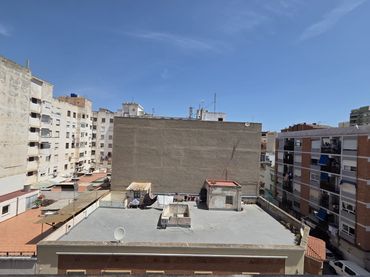 Pis amb balcó en venda a Carrer de Trafalgar