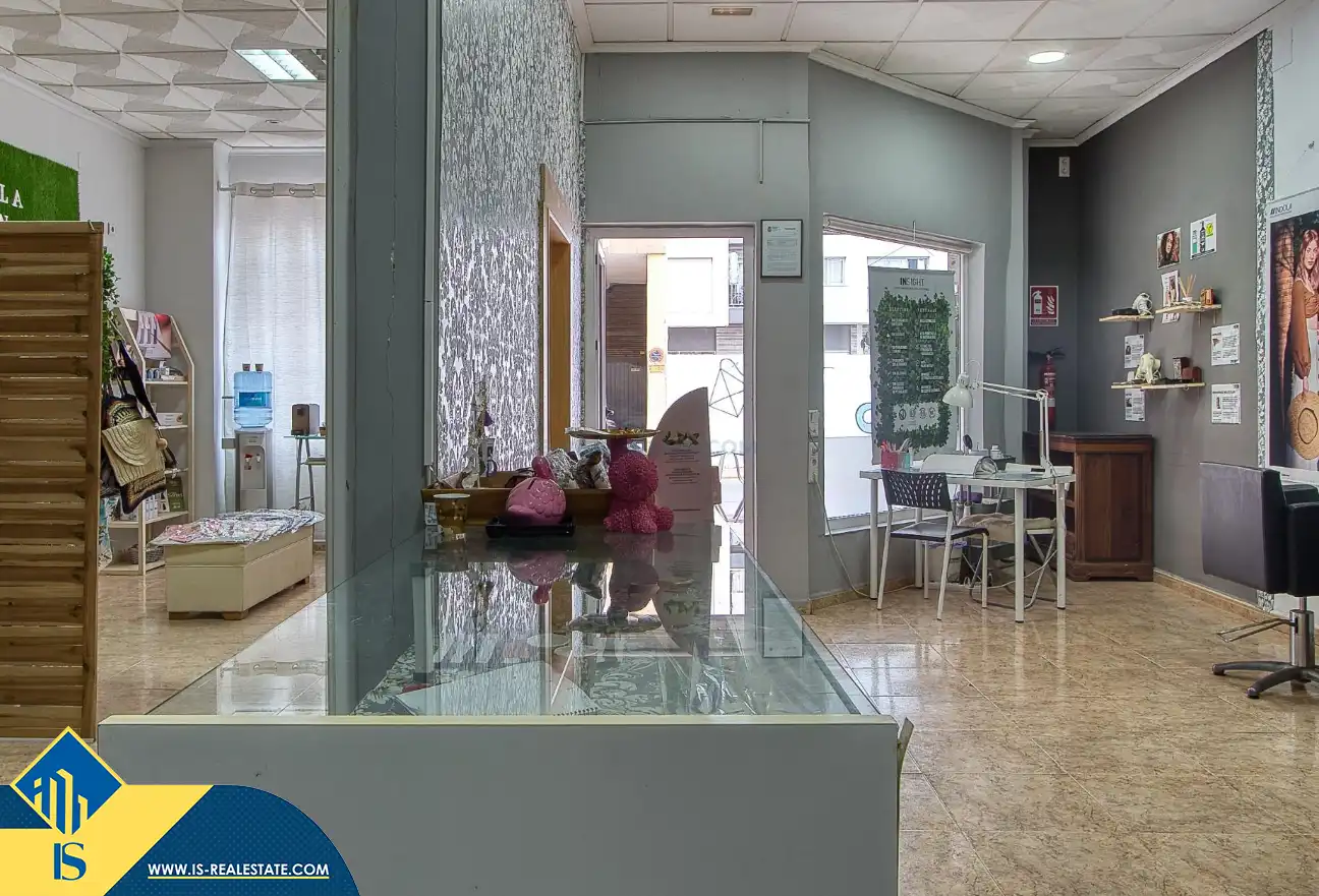 Local en venda en Torrevieja amb Aire condicionat, Calefacció i Moblat