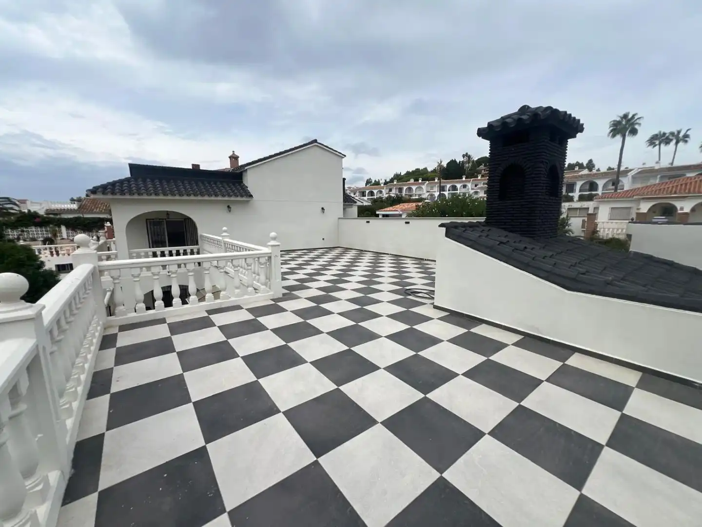 Chalet con piscina en venta en El Faro de Calaburra - Chaparral, imagen 4