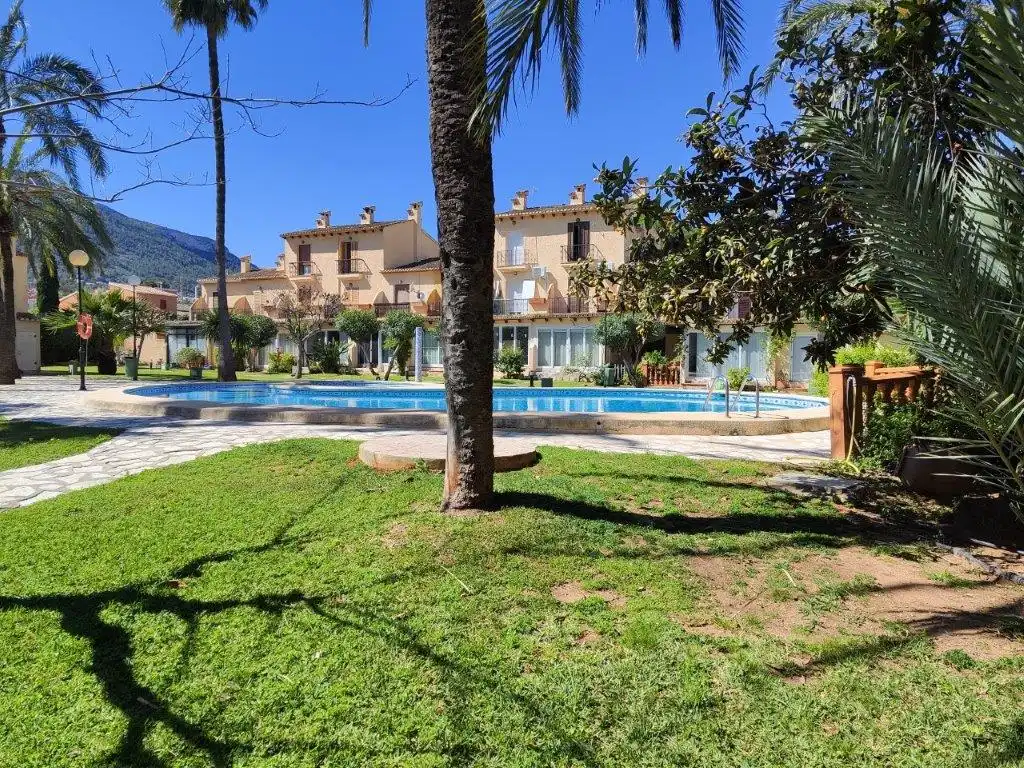Reihenhaus mit Pool zum Verkauf in El Montgó