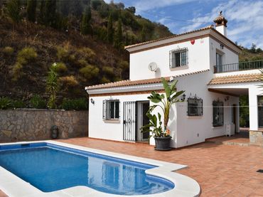 Casa amb piscina en venda a Arenas