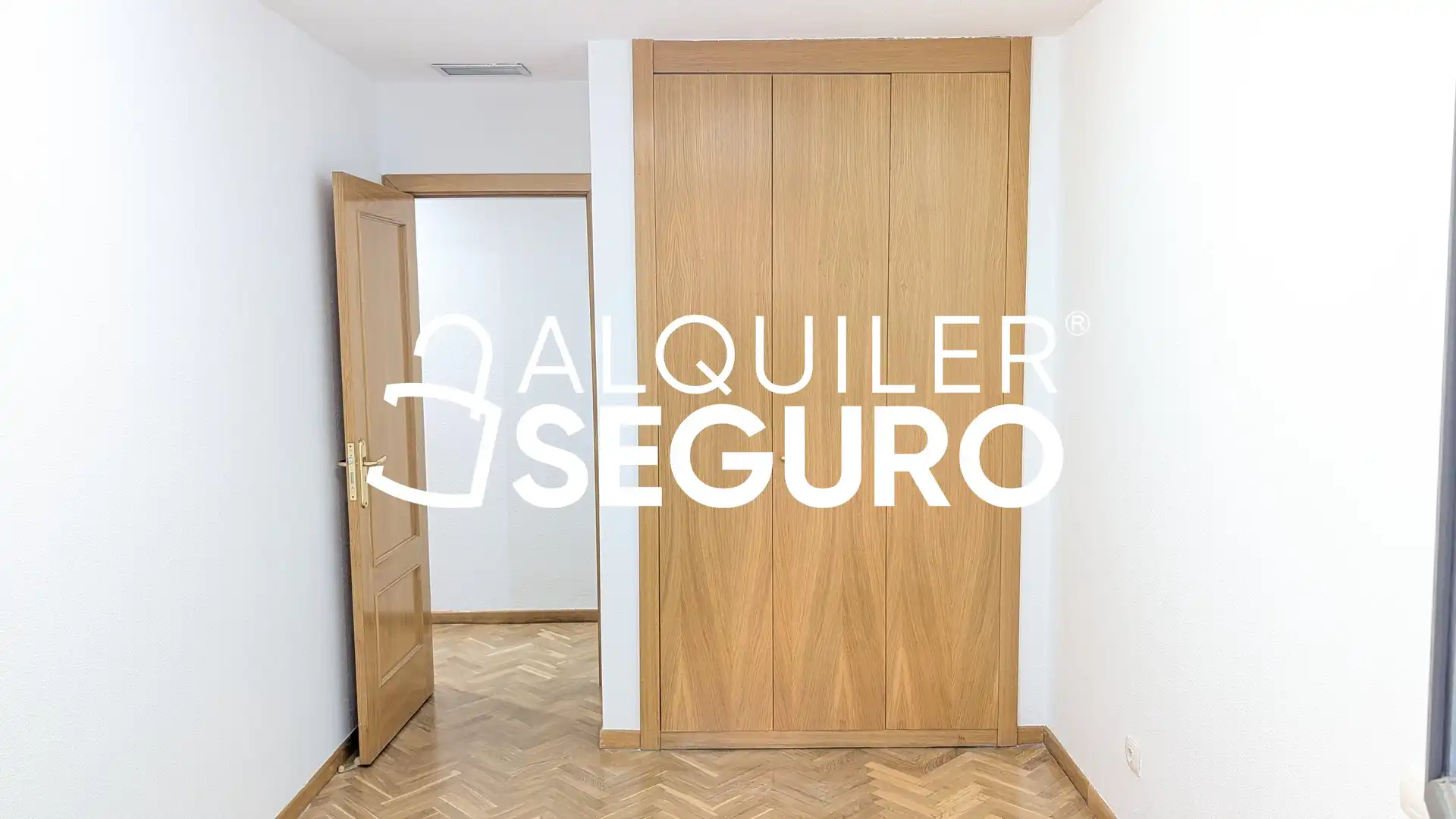 Bedroom of Flat for rent in Madrid  with Air Conditioner, Heating and Terrace