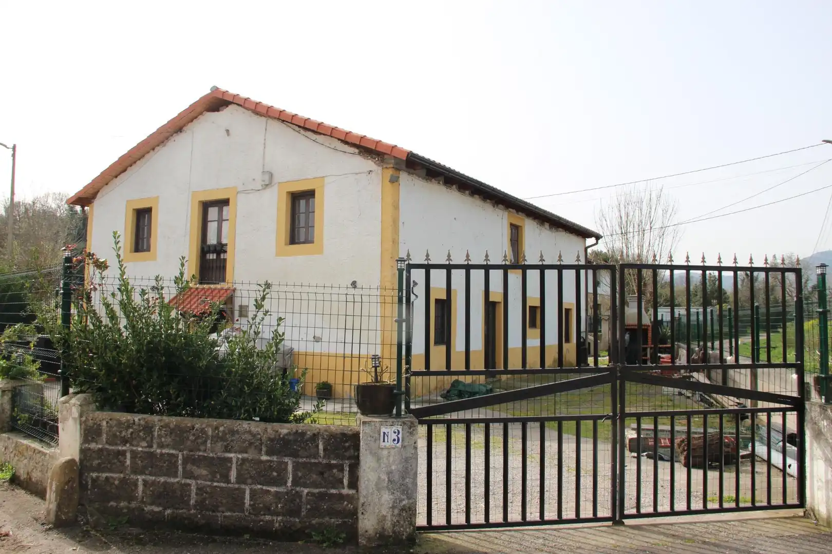 Vista exterior de Casa o chalet en venta en Entrambasaguas