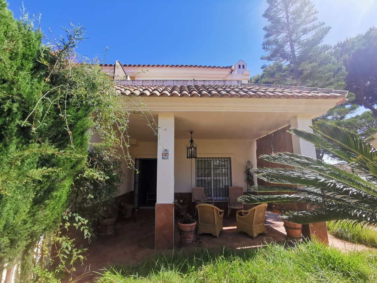 Jardí de Casa o xalet de lloguer en Islantilla amb Aire condicionat, Terrassa i Moblat