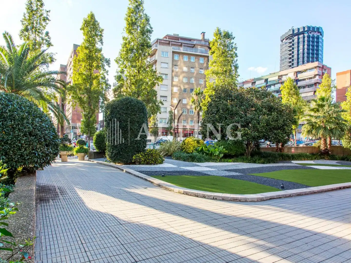 Vista exterior de Garatge en venda en Barcelona