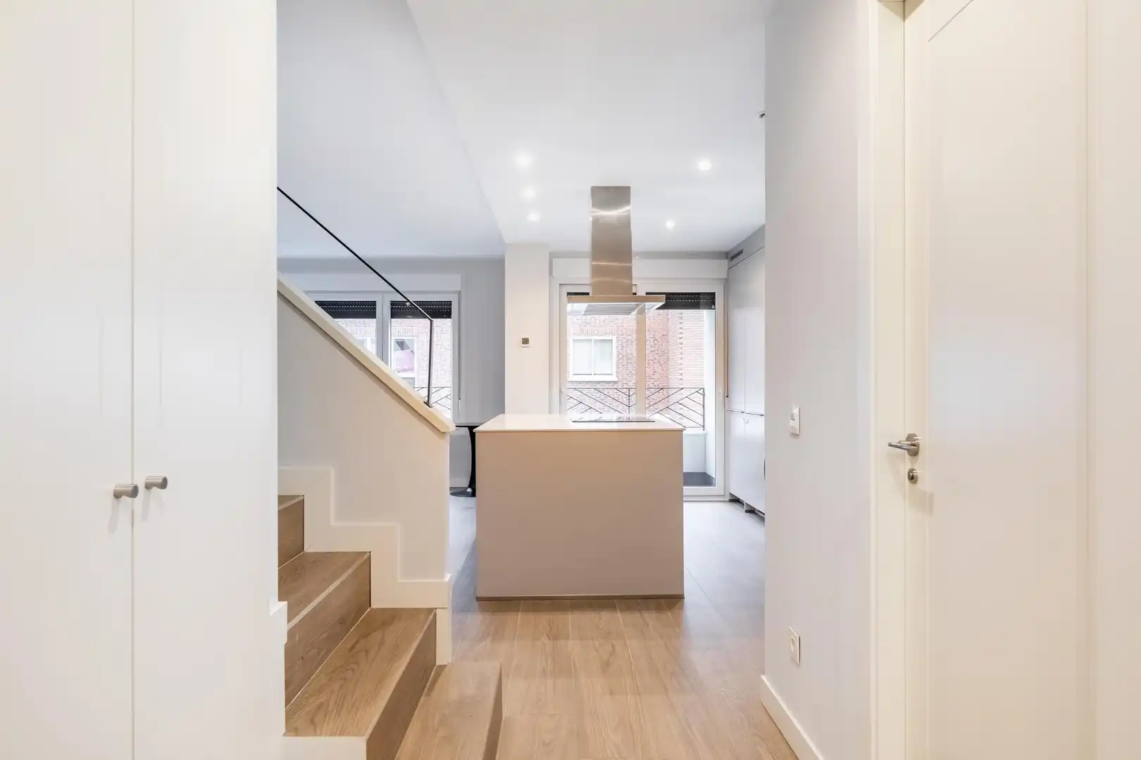 Duplex with garden for sale in Calle del Doctor Ramón Muncharaz 4, imagen 2