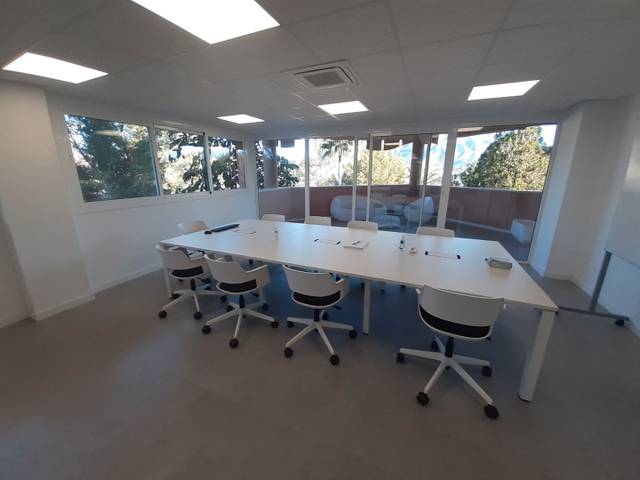 Oficina en Alquiler en Avenida Calderón de la Barca, 7J en Las Brisas