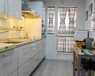 Kitchen of Flat for sale in  Granada Capital