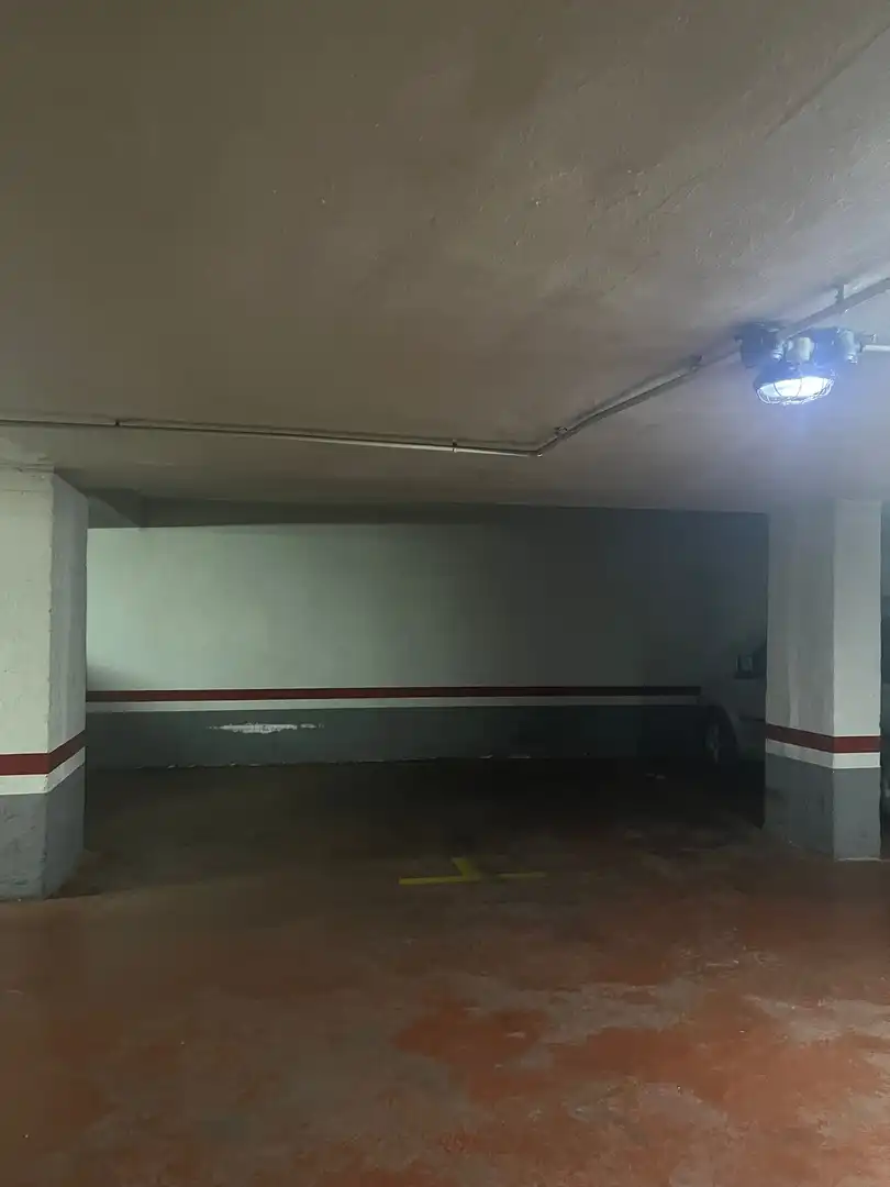 Einzelparkplatz zum Verkauf in Olot, imagen 3