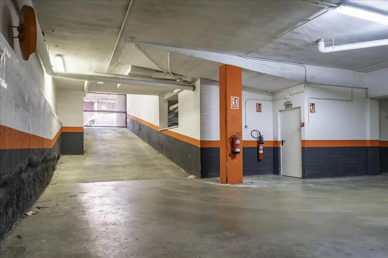 Parking with lift for sale in Taure, imagen 5