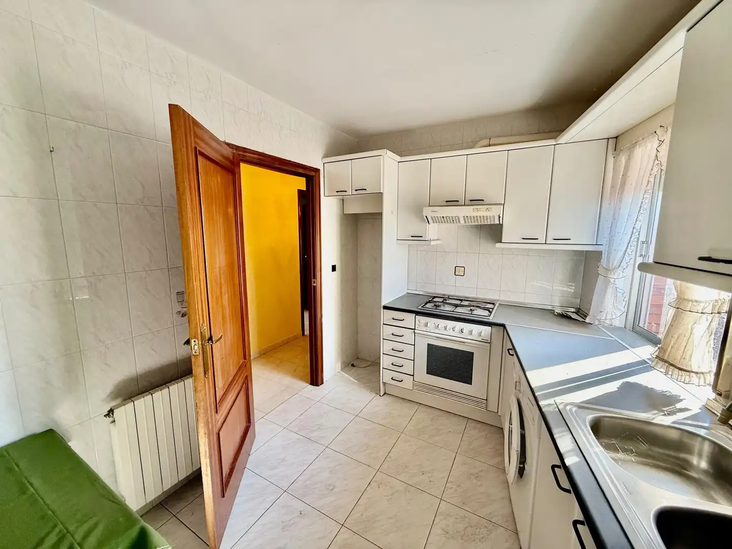 Kitchen of Buildings for sale in Villaquejida