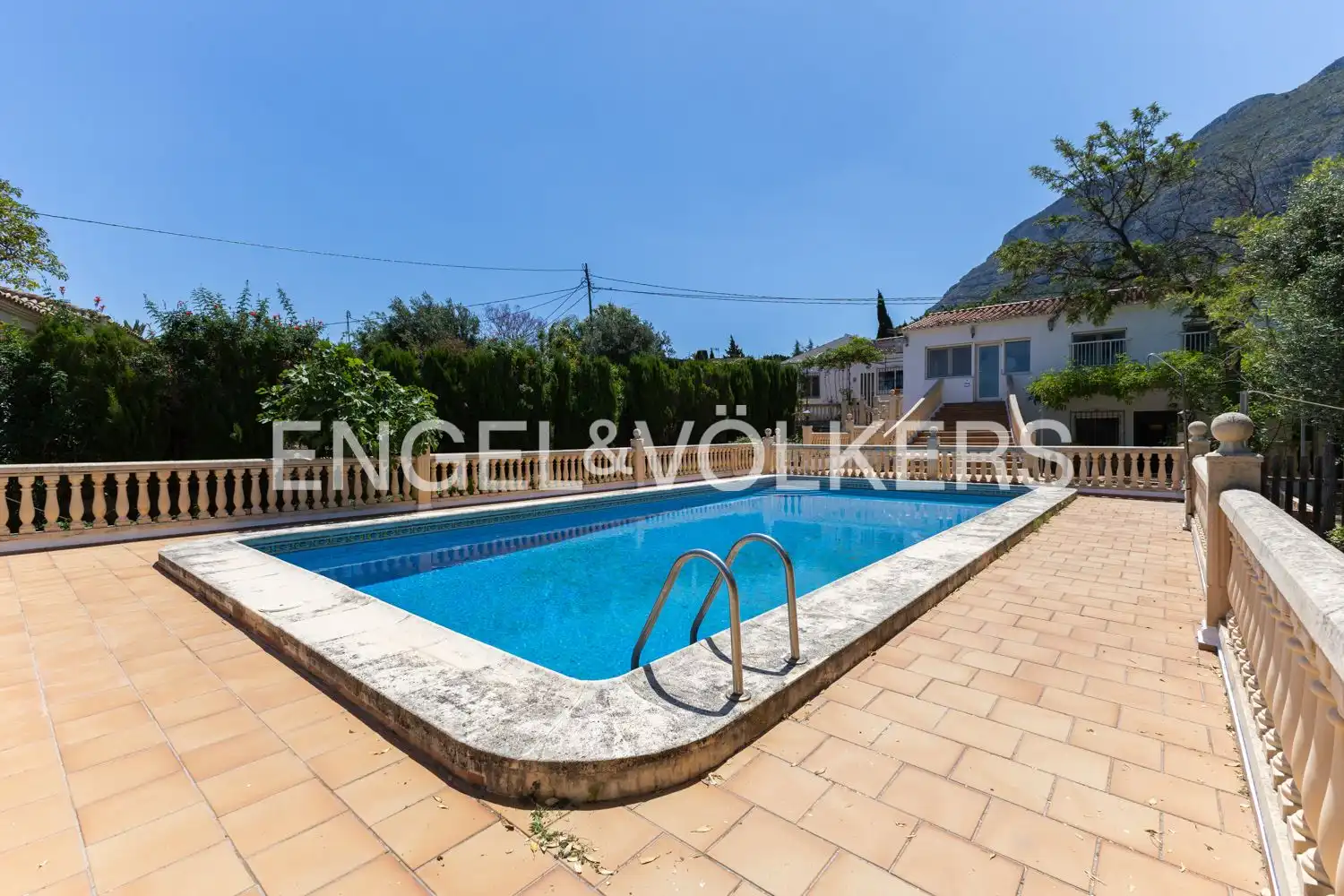 Piscina de Casa o chalet en venta en Dénia con Aire acondicionado, Calefacción y Jardín privado