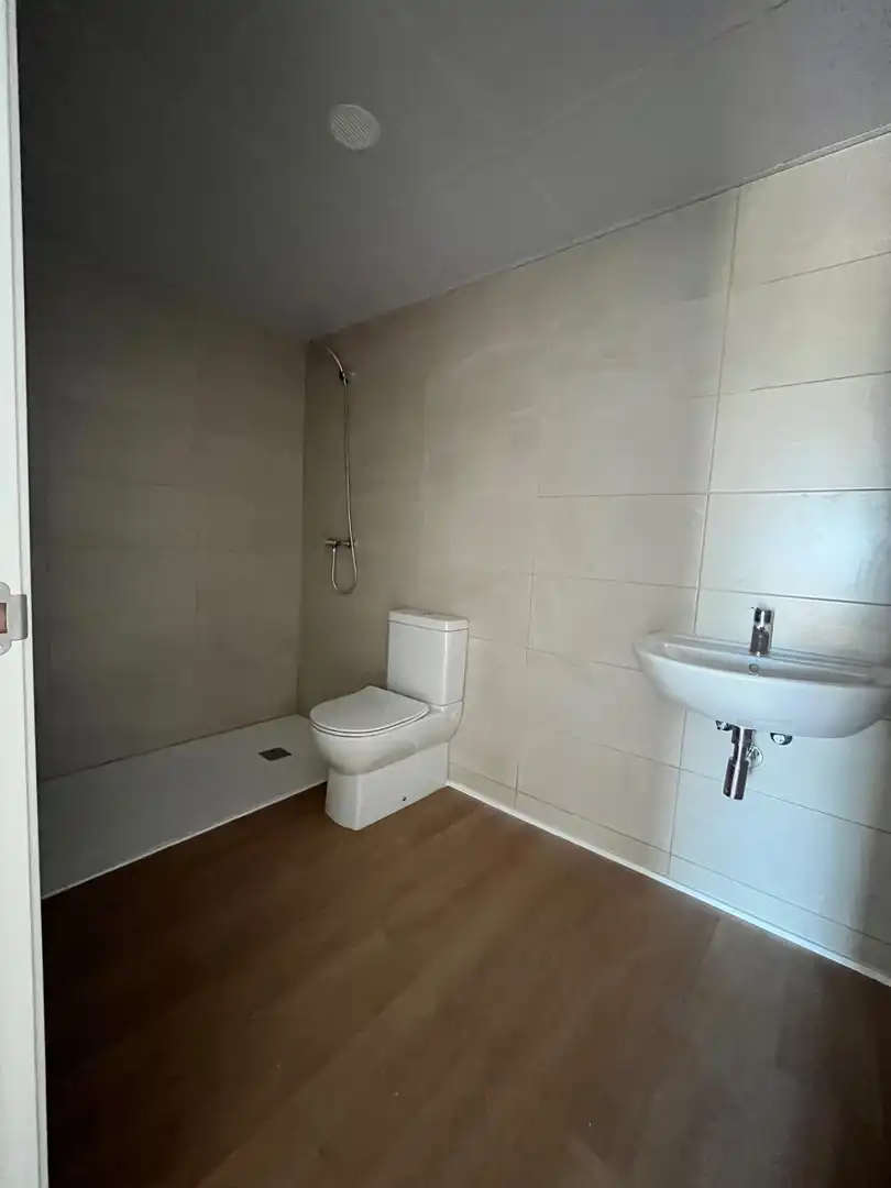 Badezimmer von Wohnung zum Verkauf in Castellón de la Plana / Castelló de la Plana mit Klimaanlage