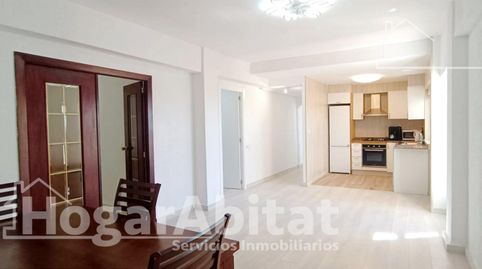 Foto 3 de Piso en venta en Avenida Reyes Católicos, Alginet, Valencia
