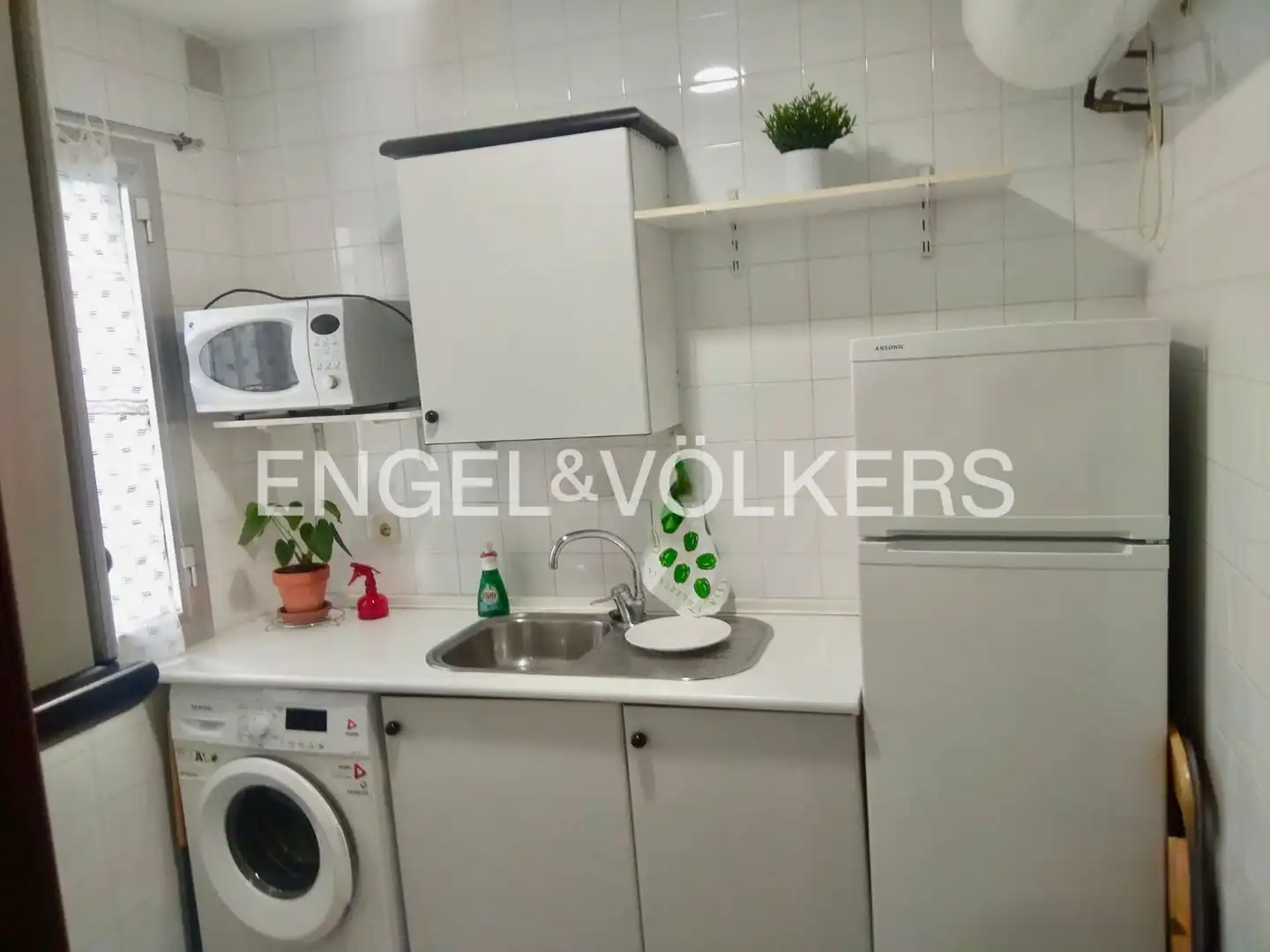 Kitchen of Flat for rent in Madrid  with Heating, Parquet flooring and Furnished