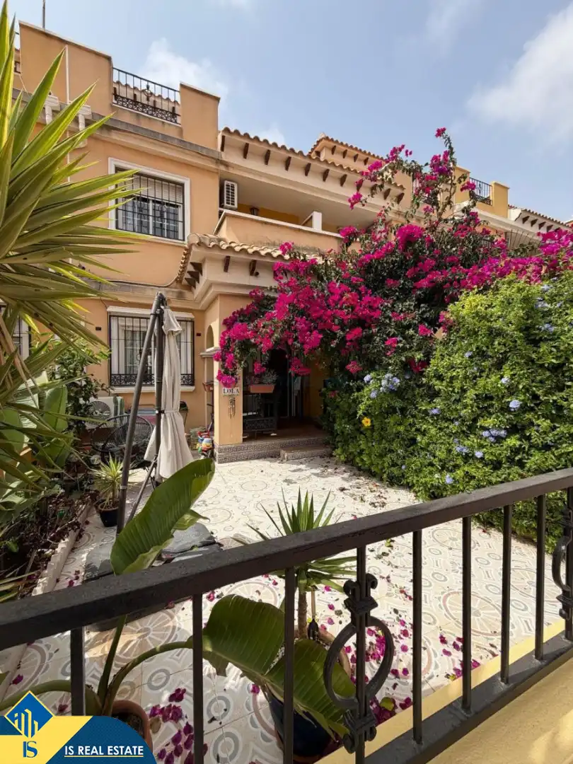 Bungalow amb piscina en venda a Nueva Torrevieja - Aguas Nuevas