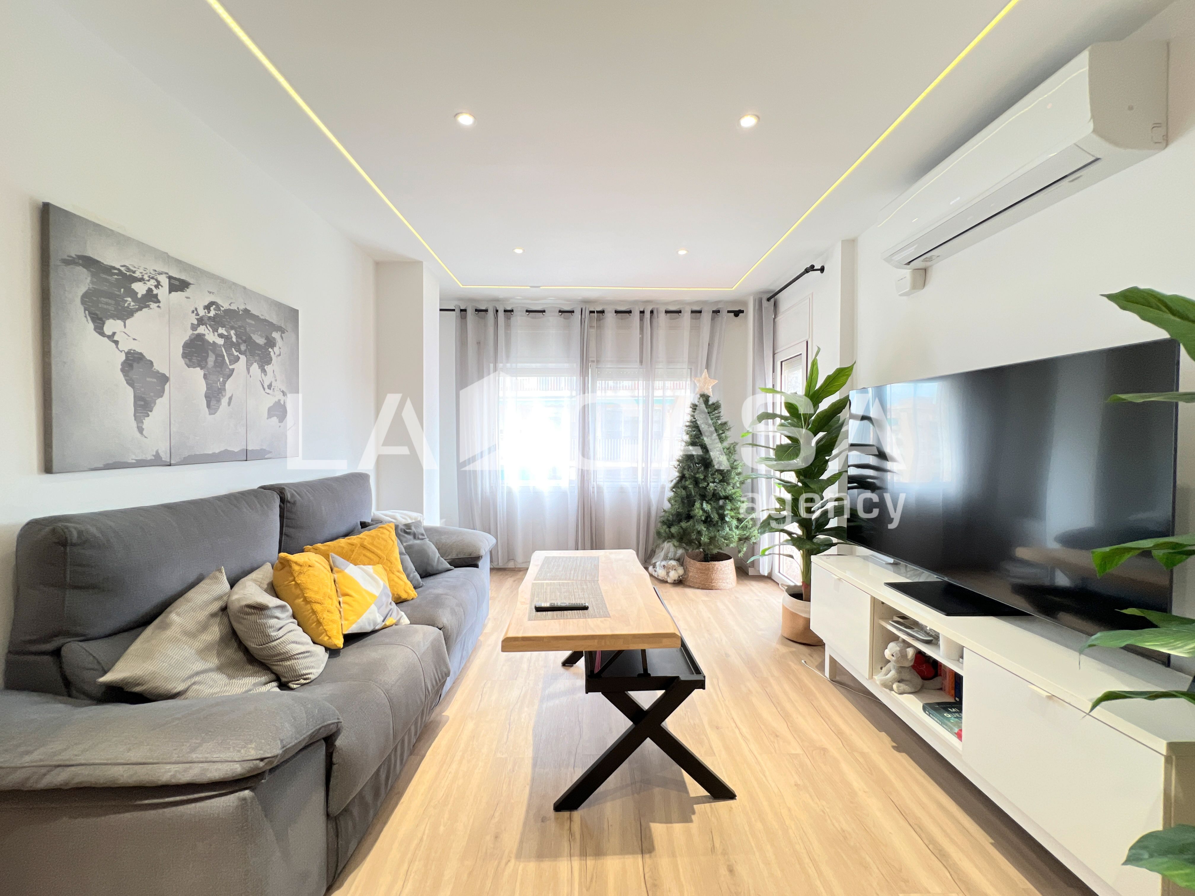 Living room of Flat for sale in Badalona  with Heating and Balcony