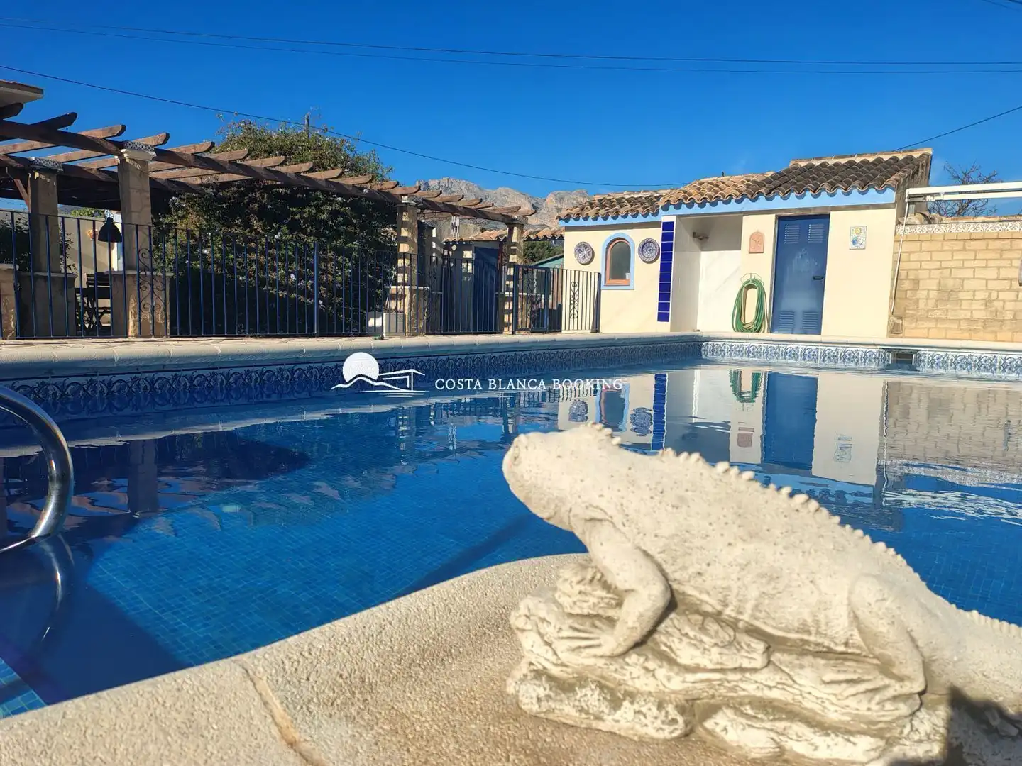 Piscina de Casa o xalet en venda en L'Alfàs del Pi amb Aire condicionat, Calefacció i Jardí privat