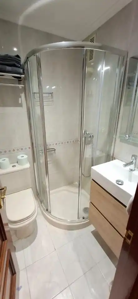 Bathroom of Flat for rent in Santander  with Heating and Furnished