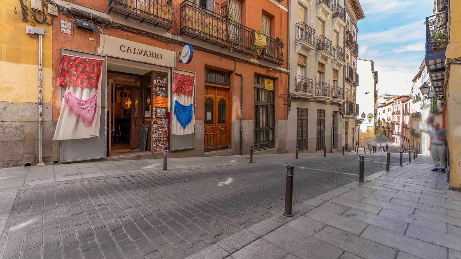 Vista exterior de Local en venta en  Madrid Capital