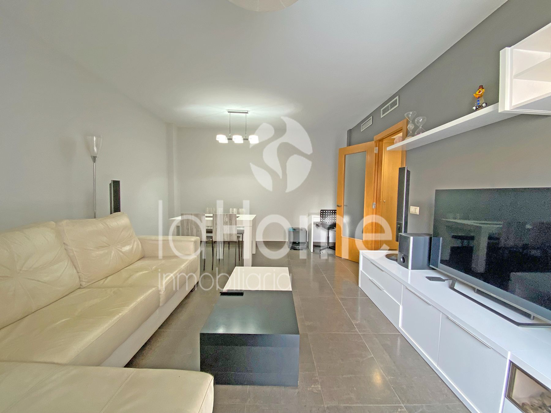 Sala d'estar de Pis en venda en Paterna amb Aire condicionat, Terrassa i Moblat