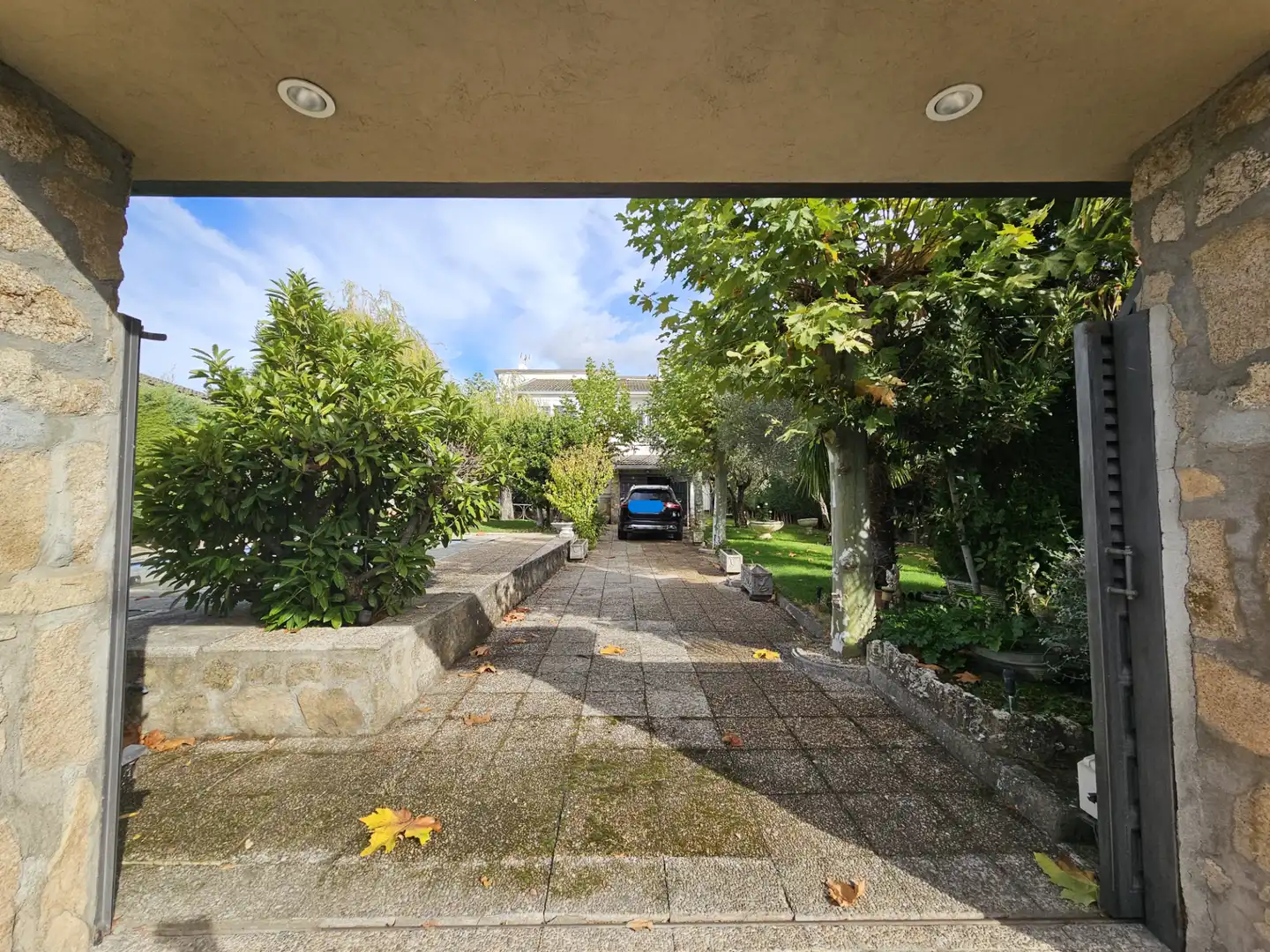 Außenansicht von Haus oder Chalet zum Verkauf in Cabanillas de la Sierra mit Heizung, Privatgarten und Terrasse
