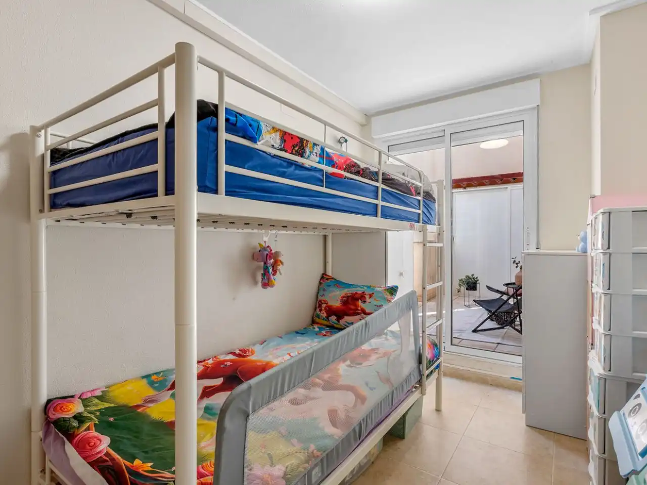 Dormitori de Apartament en venda en Alicante / Alacant amb Aire condicionat, Calefacció i Terrassa