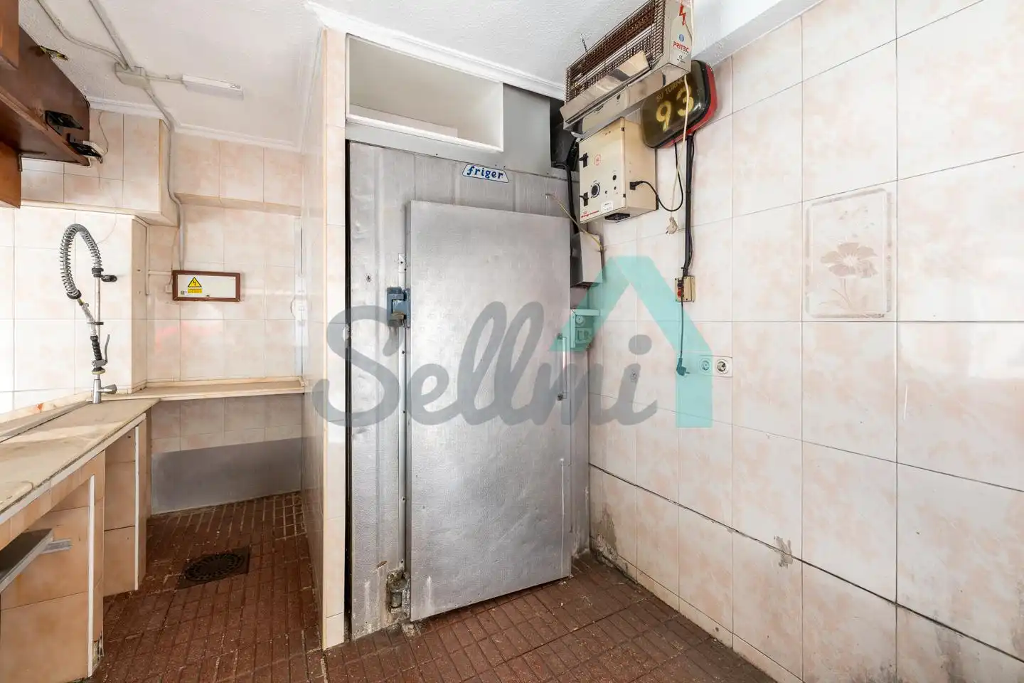 Gewerbefläche zum Verkauf in Calle Cangas de Onís, imagen 8