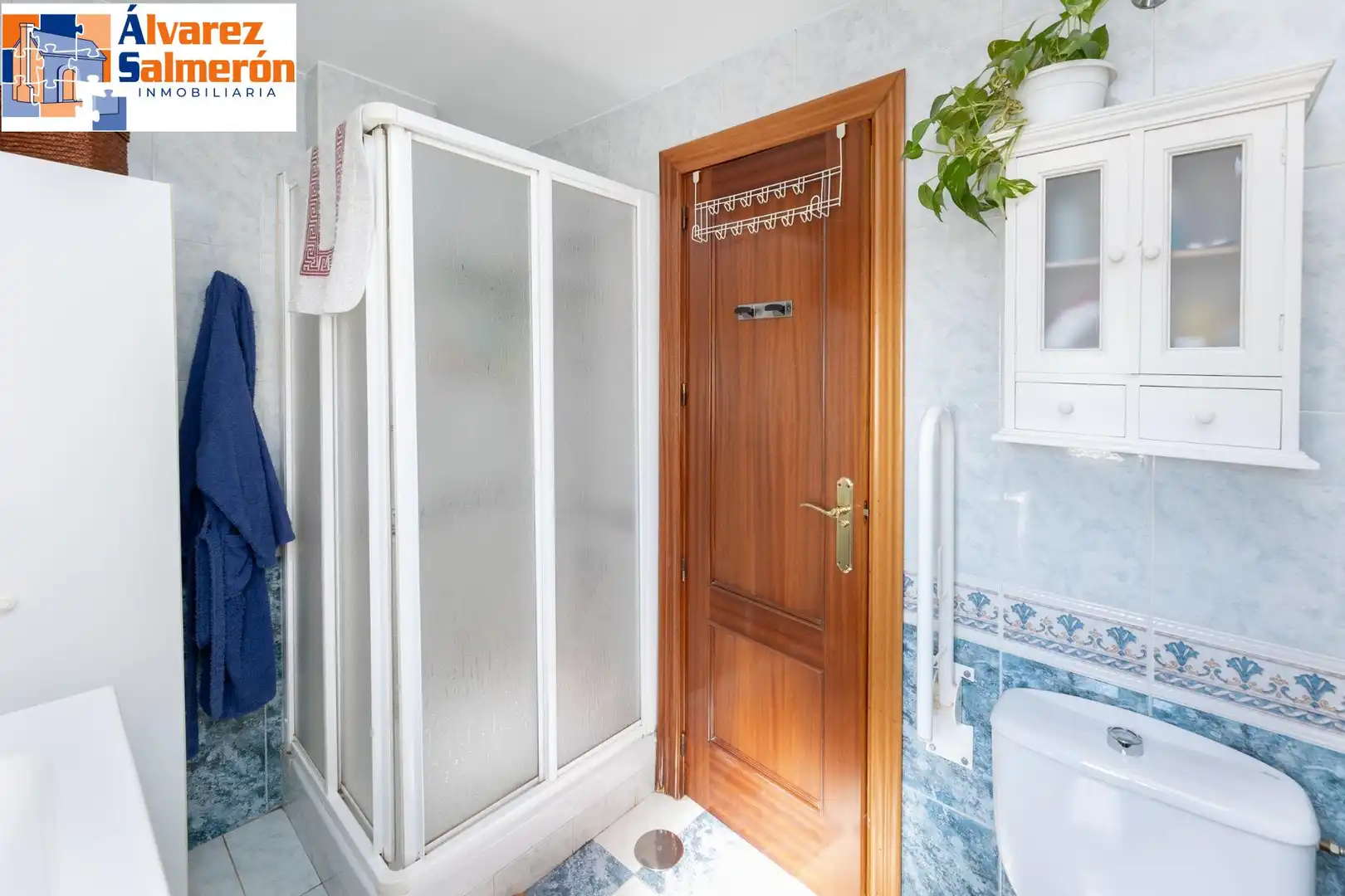 Badezimmer von Dachboden zum Verkauf in Churriana de la Vega mit Terrasse und Abstellraum