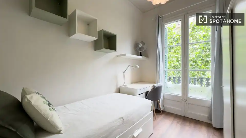 Bedroom of Flat for rent in Barcelona  with Air Conditioner, Heating and Furnished