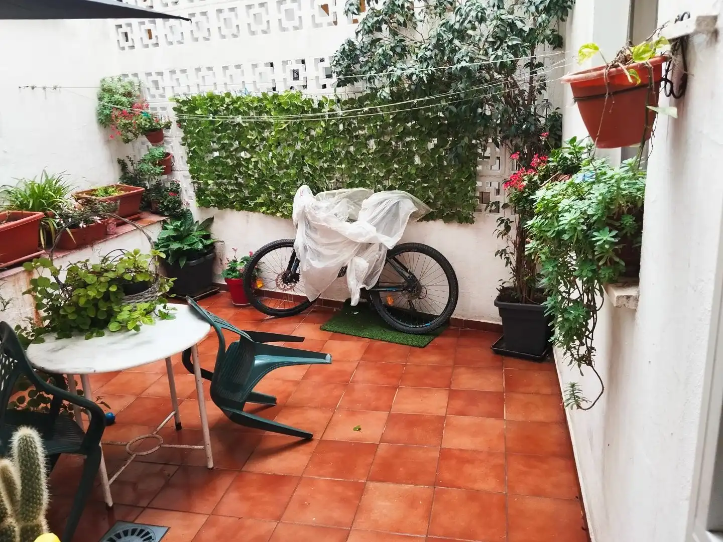 Pis amb jardí en venda a Av de los Almogávares, 21, imagen 2