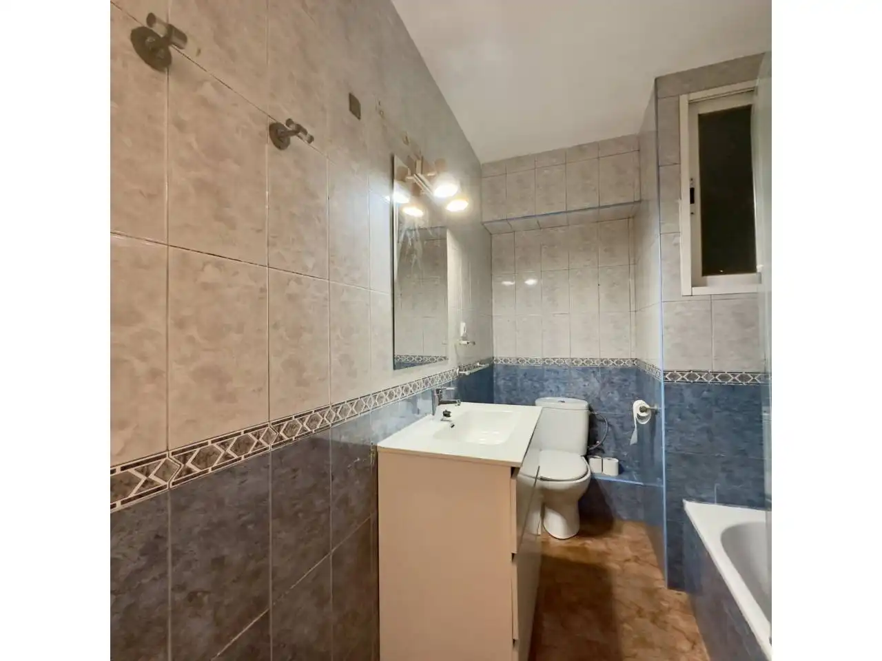 Baño de Piso en venta en  Palma de Mallorca con Aire acondicionado, Balcón y Alarma