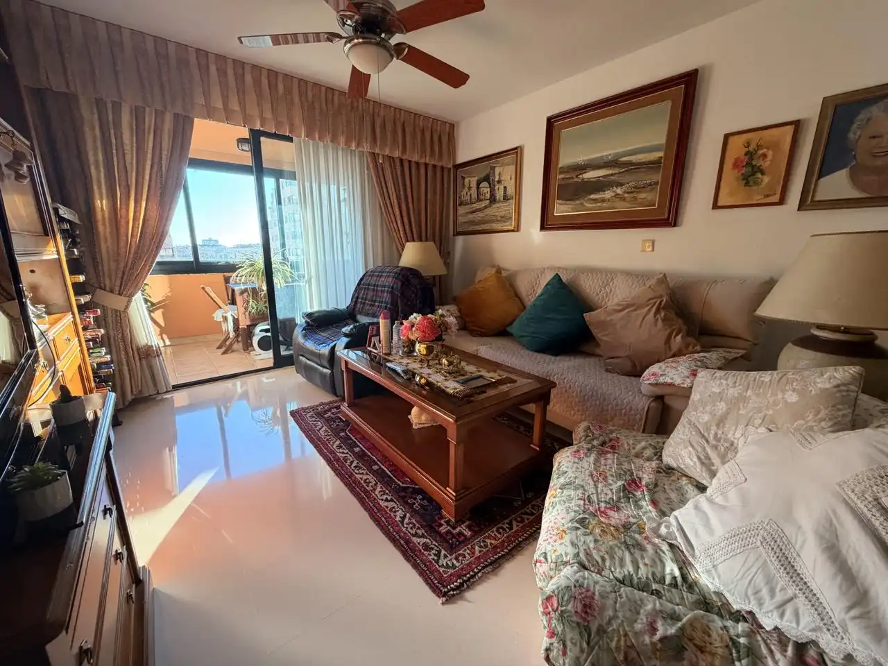 Sala d'estar de Pis en venda en Alicante / Alacant amb Terrassa, Traster i Piscina comunitària