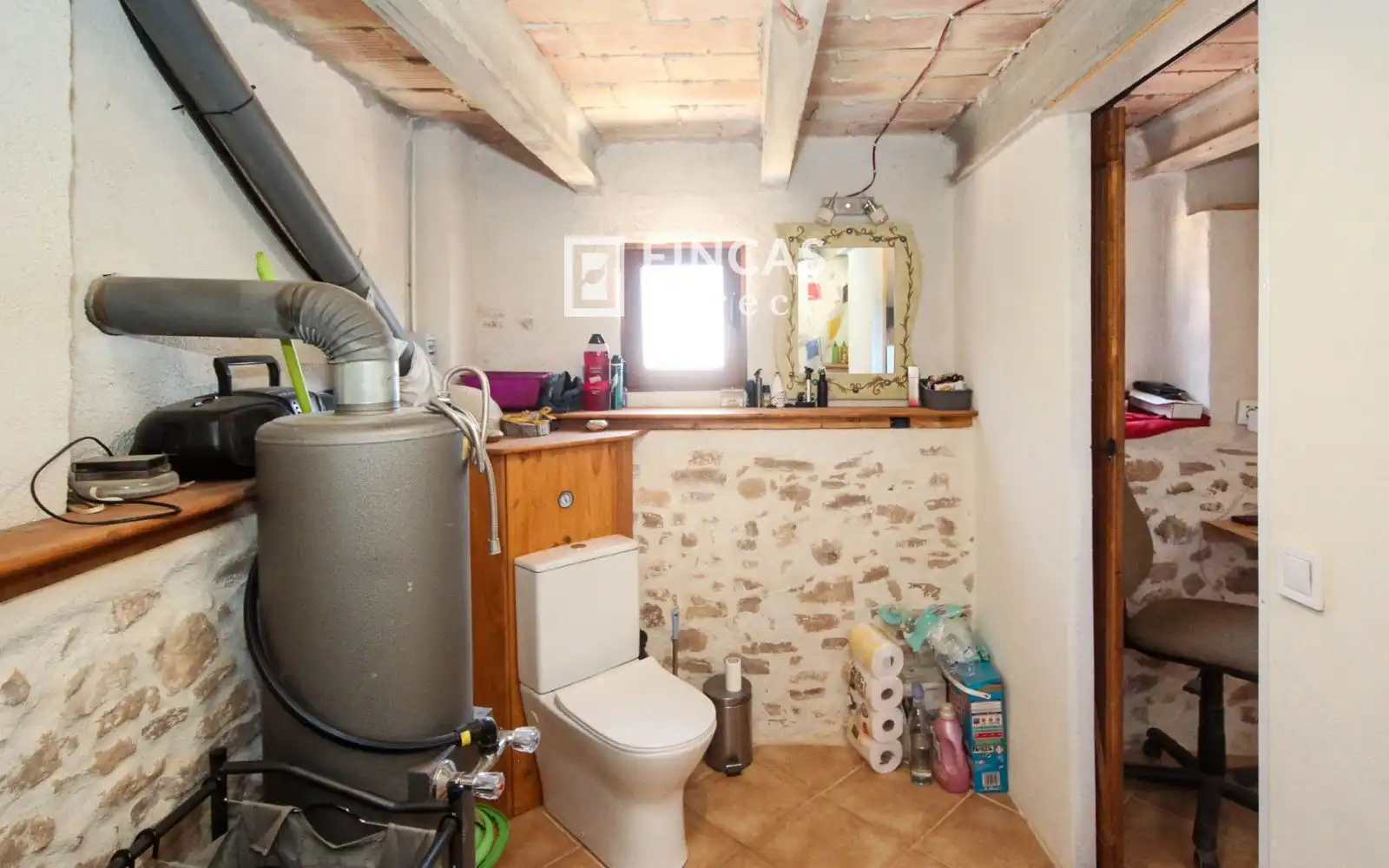 Country homes for sale in Cretas  with Air Conditioner