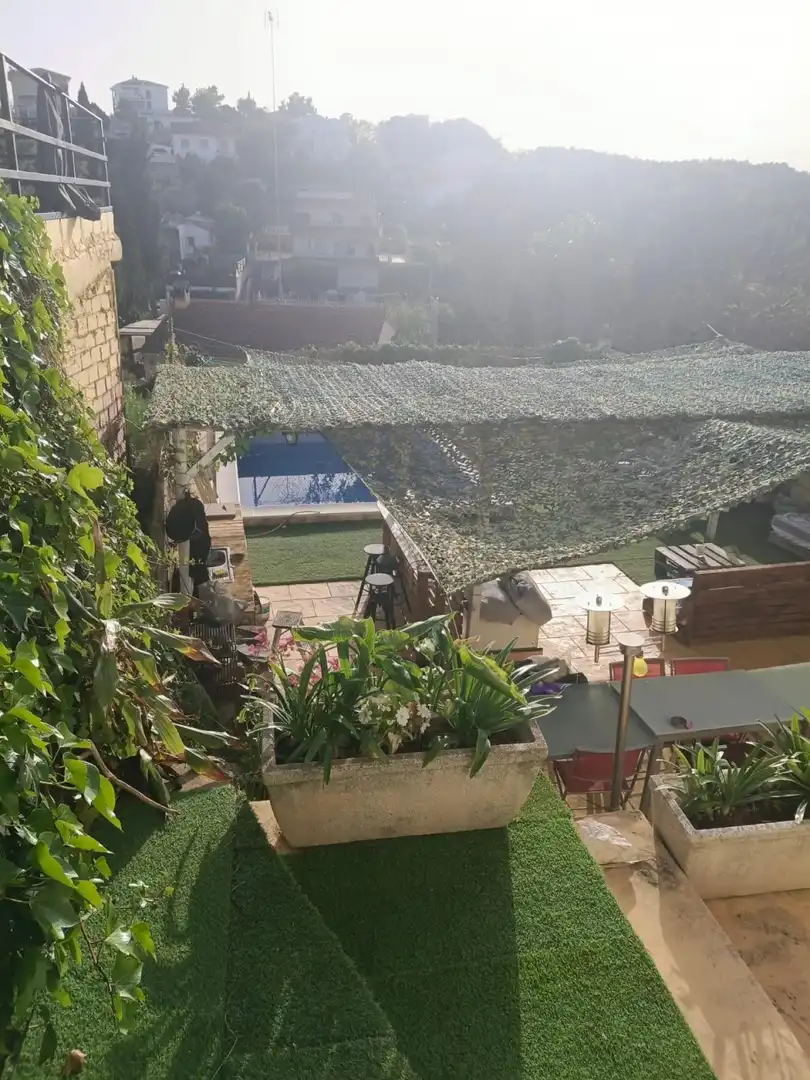 Terrasse von Einfamilien-Reihenhaus zum Verkauf in Sant Pere de Ribes mit Terrasse, Schwimmbad und Balkon
