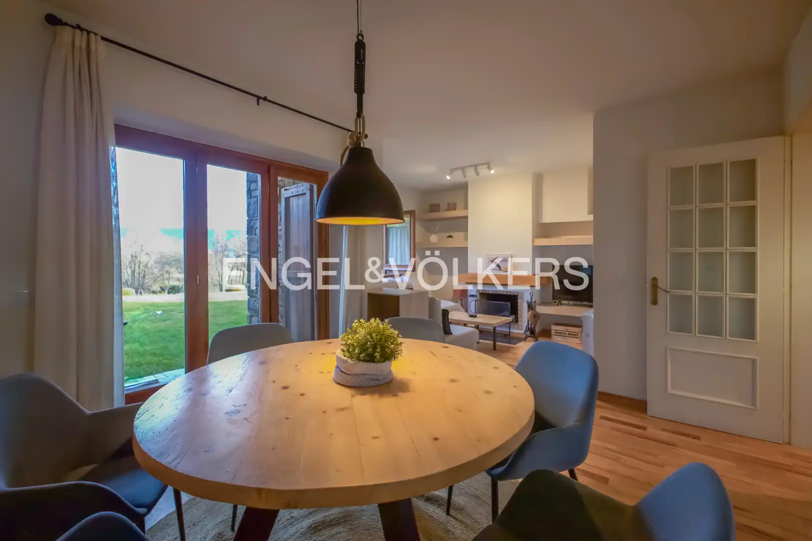 Comedor de Casa adosada en venta en Ger con Calefacción, Jardín privado y Parquet